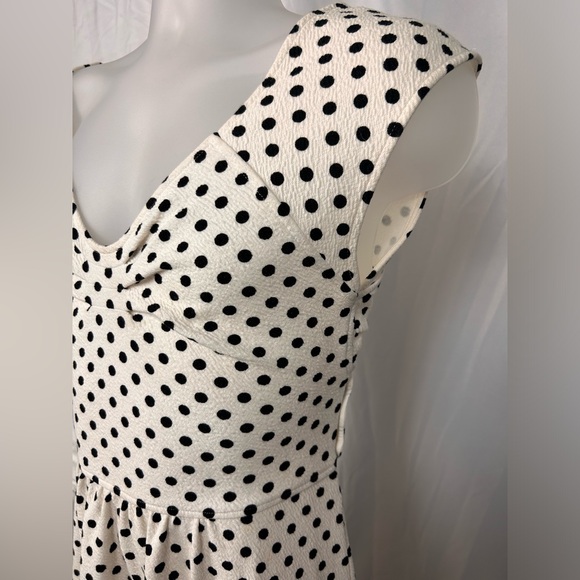 Anthropologie stretch cotton white polka dot cross back  summer dress. Size 12. - Picture 10 of 10